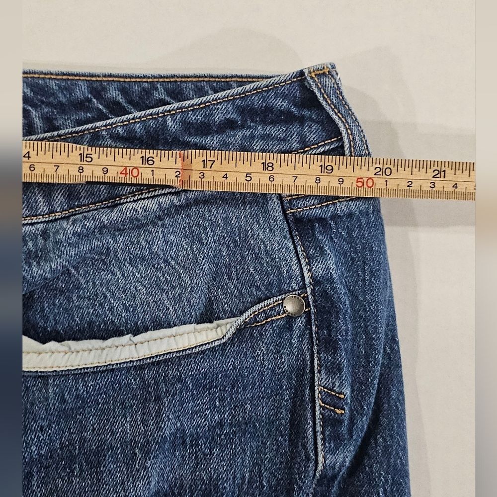 Torrid High Rise Straight Jean Size 18 R Distressed Denim - Picture 6 of 8
